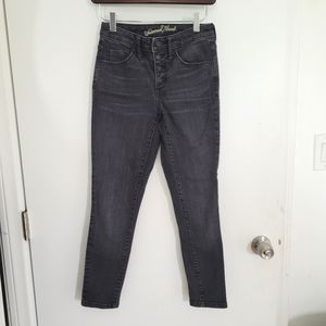 Universal Threads size 00/24R black ankle jeans